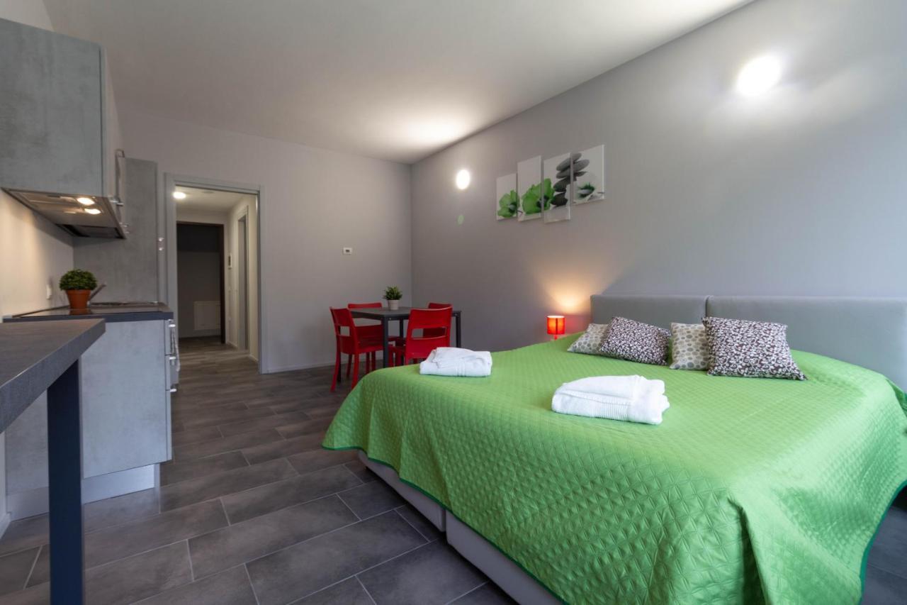 Lime Apartment - Affitti Brevi Italia เลคโค ภายนอก รูปภาพ
